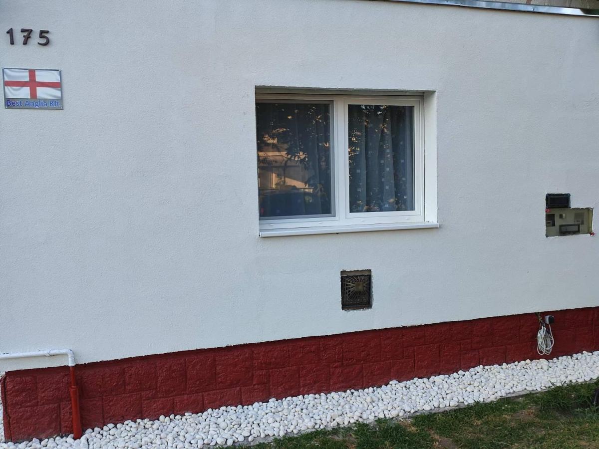 Rákos-patak Family House Hotel Budapeste Exterior foto